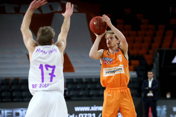 达对他的支 达对他的支