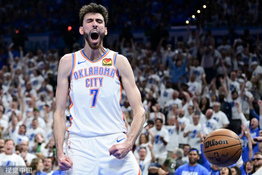 [高尔夫]捷尼赛思邀请赛转战多利松 舍夫勒麦克罗伊领衔.