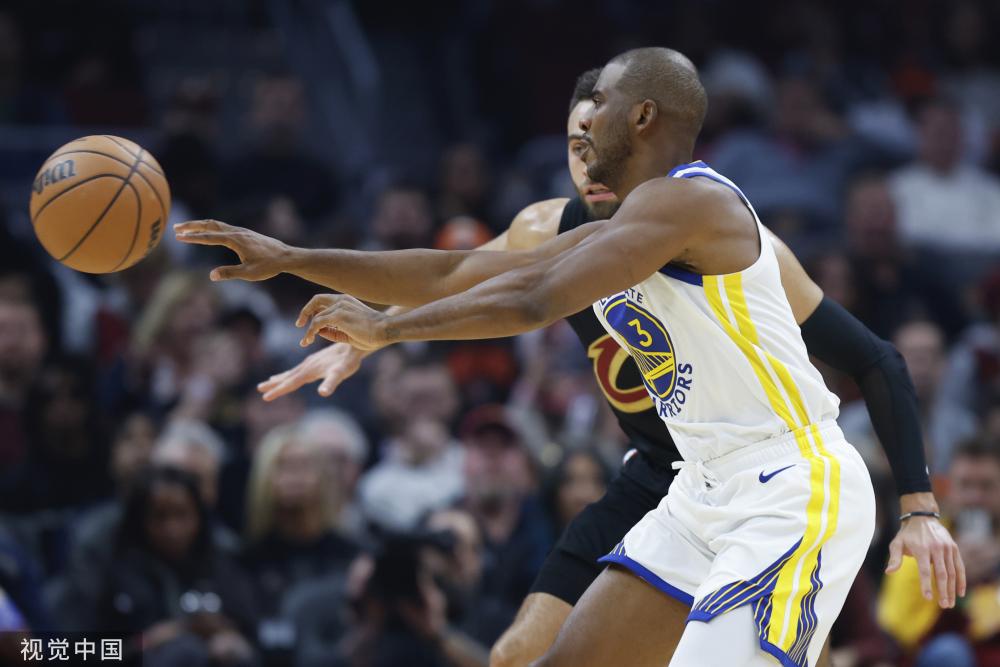 半场-乌兹1-0十人吉尔吉斯斯坦 肖穆罗多夫失点阿里扎诺夫破僵.