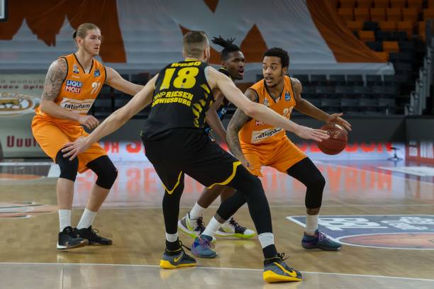 精准的中路 精准的中路