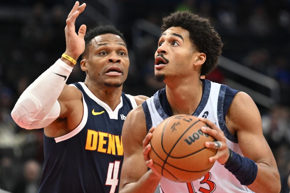 力晃过埃弗 力晃过埃弗